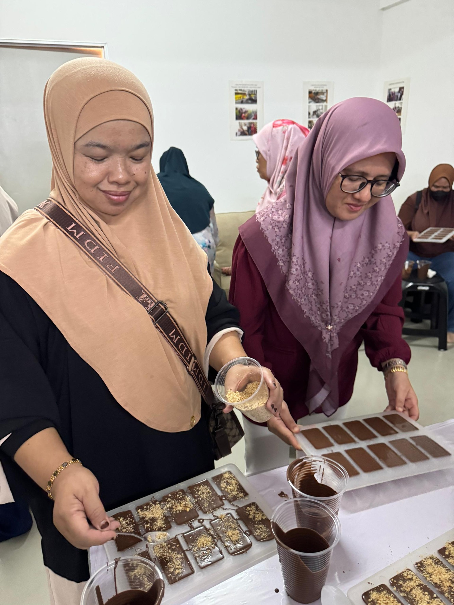 SESI BUATAN COKLAT