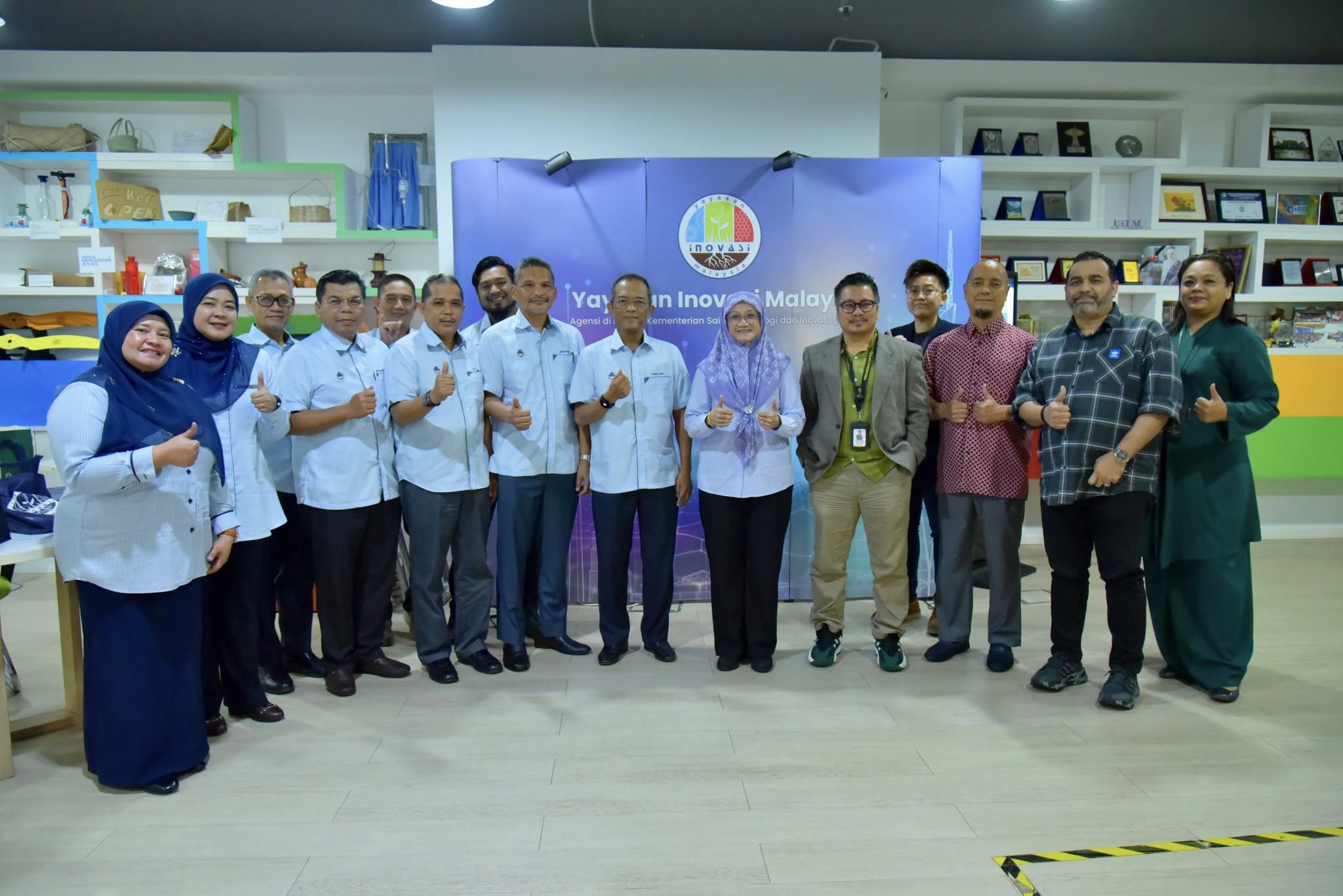 SESI BERGAMBAR YIM DAN YPKT