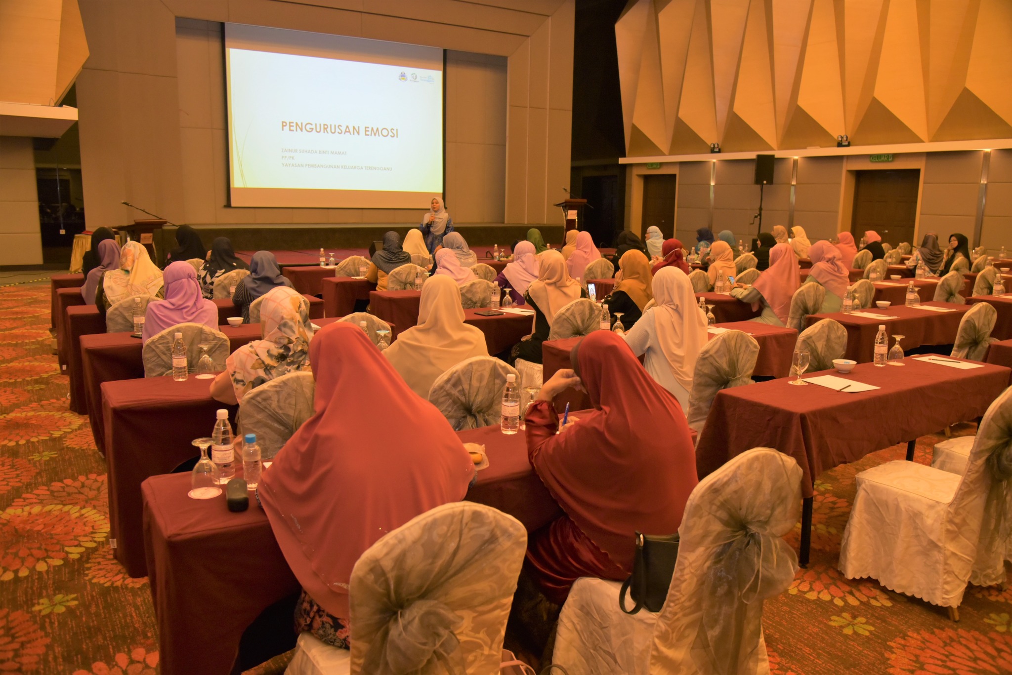 Bengkel Pengurusan Bantuan Kelab Ibu Tunggal YPKT4